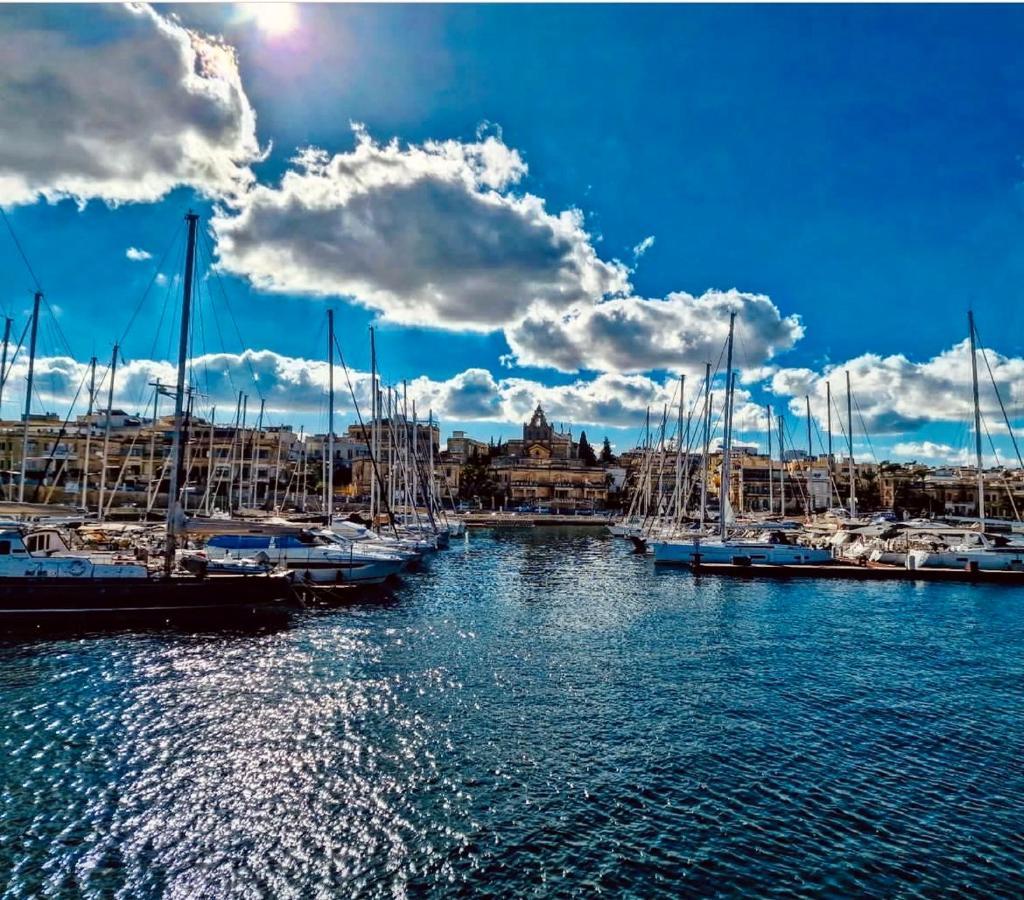 Unique apt - Close to Valletta - 5 minutes by ferry Isla Extérieur photo
